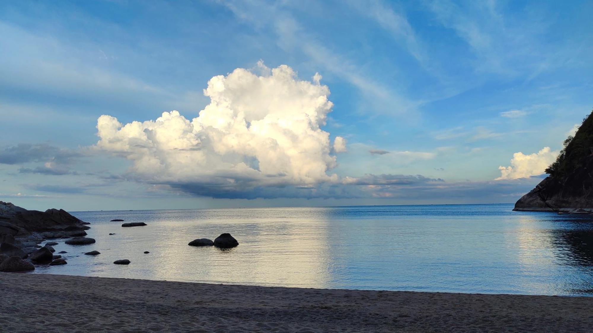 Why Nam Beach Haad Yuan Luaran gambar